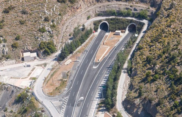 Τρίπολη: Κλειστός ο ένας κλάδος της σήραγγας Ραψομάτη Τρίπολη: Κλειστός ο ένας κλάδος της σήραγγας Ραψομάτη