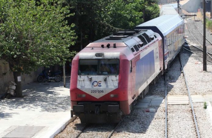 Αποκαταστάθηκε η σιδηροδρομική συγκοινωνία Αθηνών- Θεσσαλονίκης Αποκαταστάθηκε η σιδηροδρομική συγκοινωνία Αθηνών- Θεσσαλονίκης