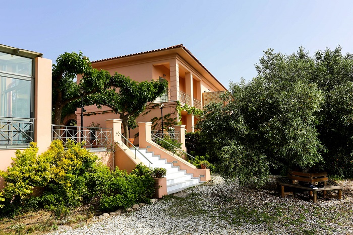 Ελαιώνας: Ένα καταφύγιο τουριστών στην Εύβοια