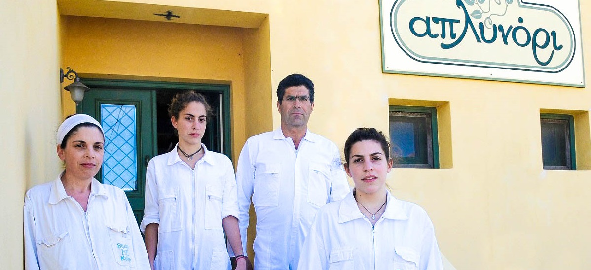 kythira-enas-xenonas-sta-mitata-tis-afroditis-27469
