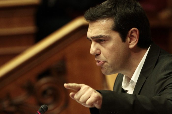tsipras-vs-daneistes-timiste-tin-ypografi-sas-29946