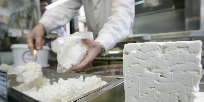 tafoplaka-gia-ti-feta-i-ceta-lene-oi-thessaloi-ktinotrofoi-33120