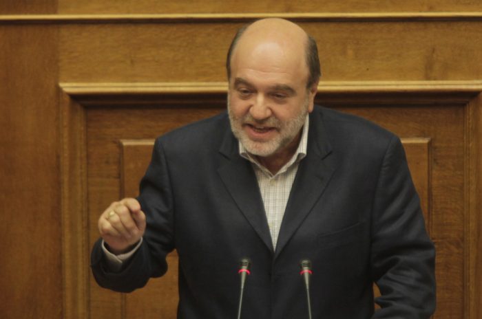 poioi-ofeiletes-boroun-na-epanentachthoun-stis-100-doseis-30822