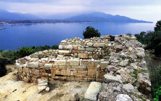 vrethike-o-tafos-tou-aristoteli-sta-archaia-stageira-34289