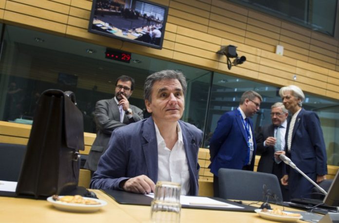 Εργασιακά και αντίμετρα στο τραπέζι του Eurogroup Εργασιακά και αντίμετρα στο τραπέζι του Eurogroup
