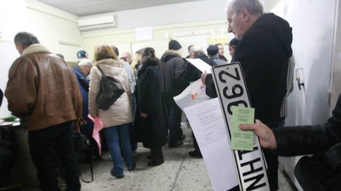 Τέλη κυκλοφορίας με το μήνα φέρνει νέα τροπολογία Τέλη κυκλοφορίας με το μήνα φέρνει νέα τροπολογία