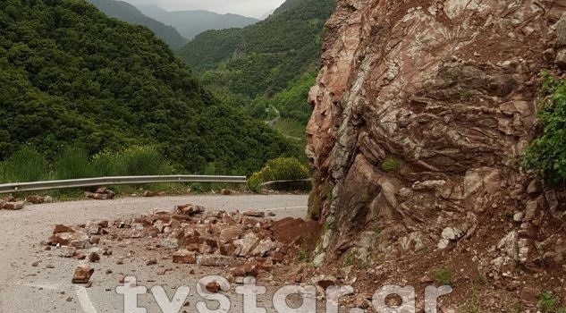 Μετά τη βροχή ….έρχονται  και οι πέτρες 