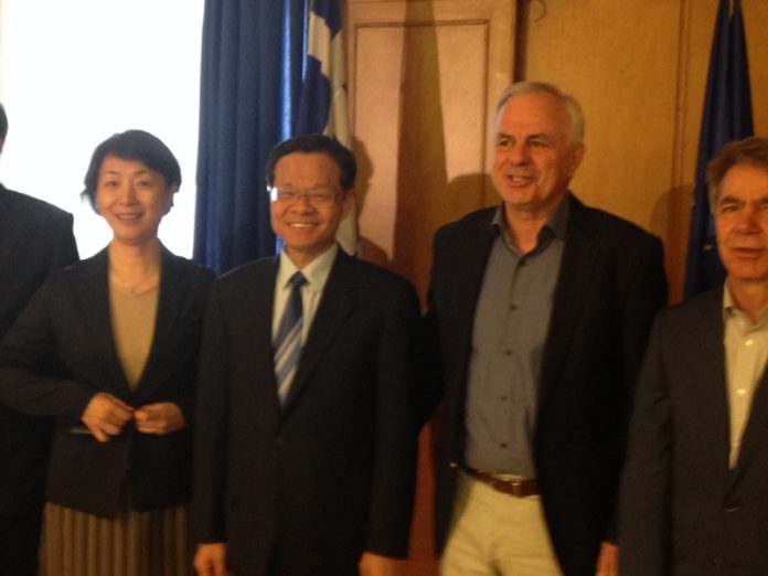 Συνάντηση Αποστόλου με τον κυβερνήτη της Guangxi της Κίνας