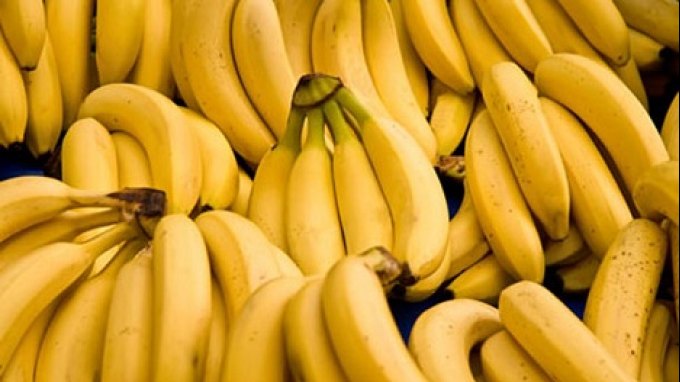 maimou-bananes-chiquita-kataschethikan-sti-laiki-agora-neas-smyrnis-epivlithike-prostimo-8-000-evro-38835