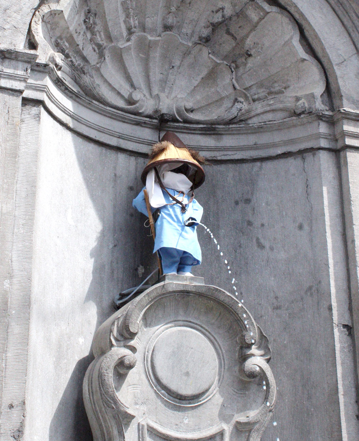 to-maneken-pis-kai-to-gala-37700