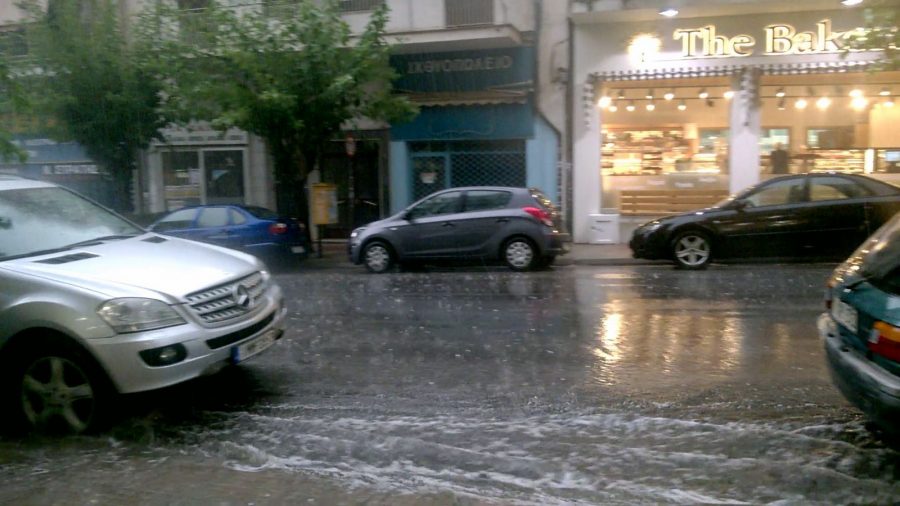 ischyri-chalazoptosi-stin-athina-noritera-zimies-se-lamia-kai-trikala-video-39681