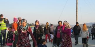 Προσωρινή μεταφορά προσφύγων από το Κουτσόχερο στο στρατόπεδο Ζιώγα