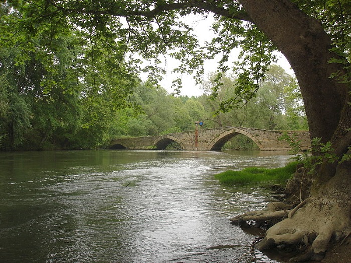 Ταξίδι στα έγκατα του ποταμού Αγγίτη