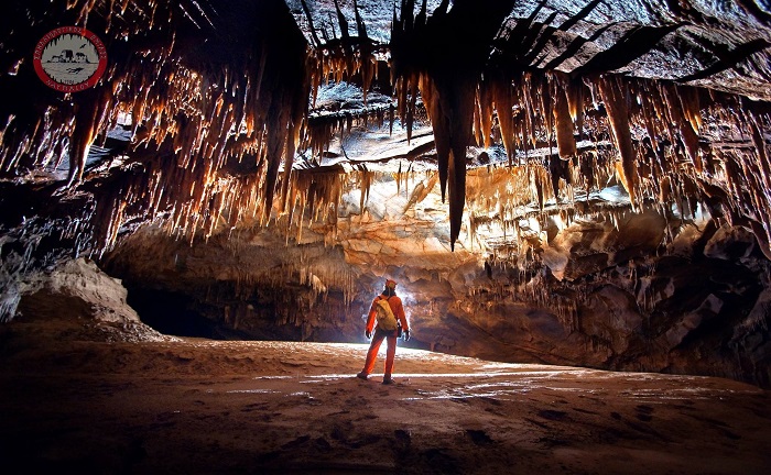 Ταξίδι στα έγκατα του ποταμού Αγγίτη