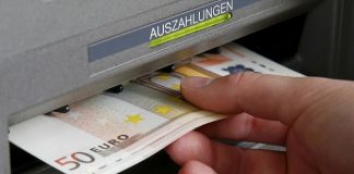 Capital controls: Αυξάνεται σε 5.000 ευρώ το ποσό μηνιαίας ανάληψης μετρητών