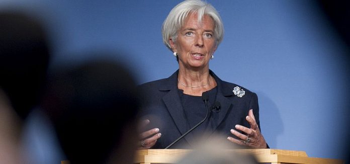 Ξανά στο στόχαστρο του ΔΝΤ ο κατώτατος μισθός