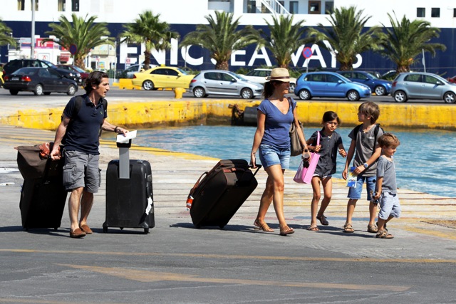 Ενημερωτική δράση στην Ραφήνα για τα δικαιώματα των επιβατών στα πλοία