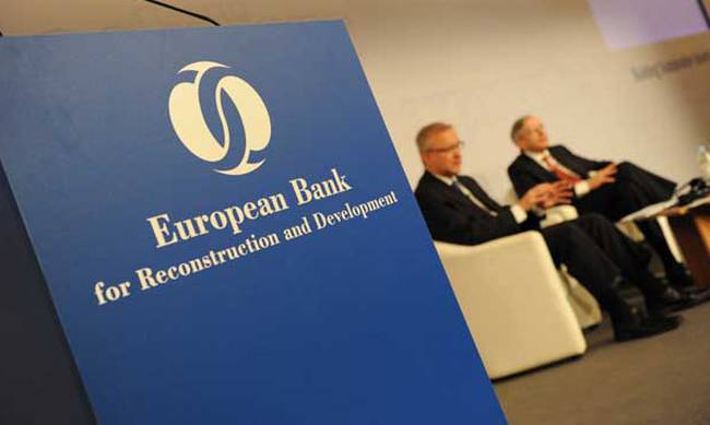 Στα γραφεία της Ευρωπαϊκής Τράπεζας Ανασυγκρότησης ο Σταθάκης