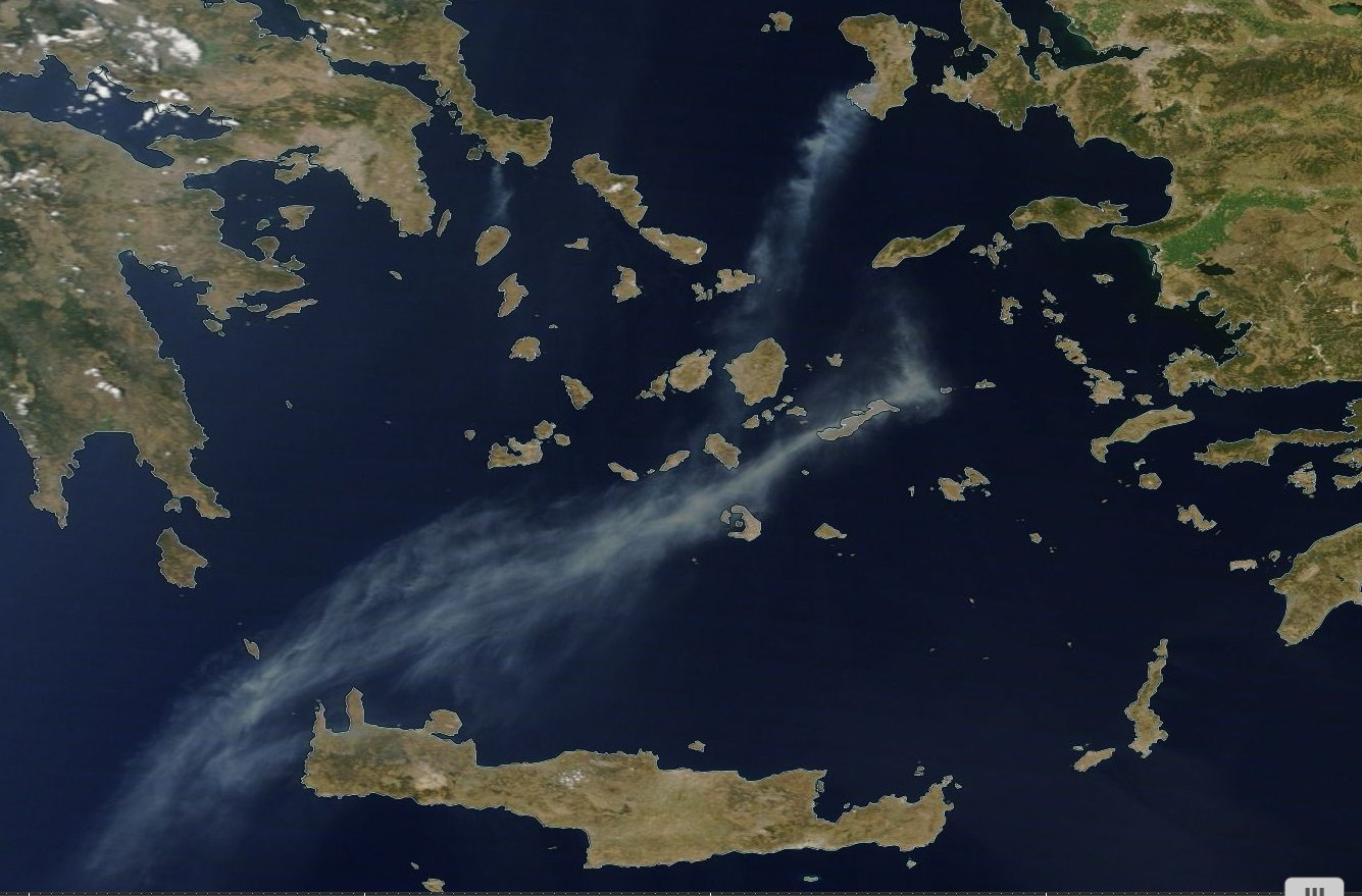 fotografia-apo-nasa-o-kapnos-apo-ti-fotia-sti-chio-eftase-sti-kriti-43658