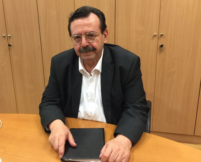 Απάντηση Γιαννακάκη σε Καρασμάνη για τις αποζημιώσεις στο ροδάκινο Απάντηση Γιαννακάκη σε Καρασμάνη για τις αποζημιώσεις στο ροδάκινο