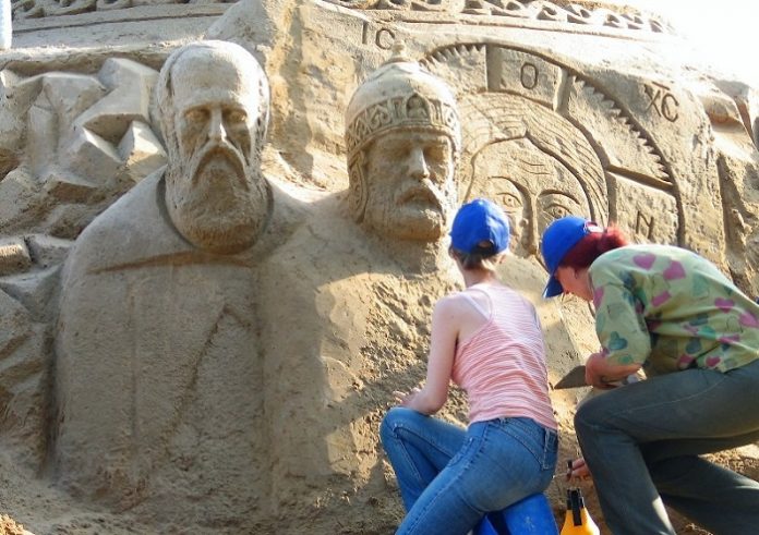Ηράκλειο: Φεστιβάλ γλυπτικής στην άμμο Ηράκλειο: Φεστιβάλ γλυπτικής στην άμμο