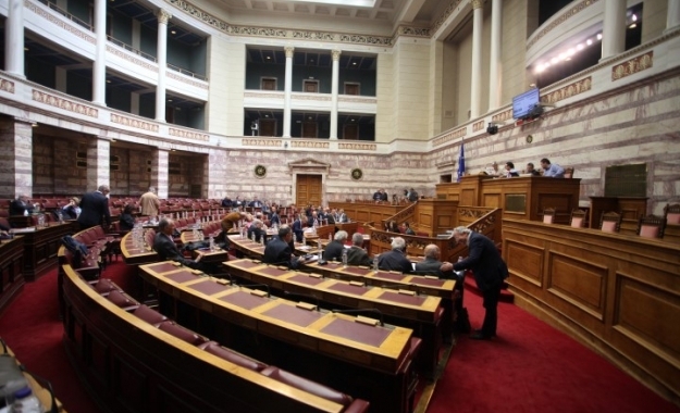 psifistike-to-nomoschedio-gia-to-lathreborio-kapnou-43975