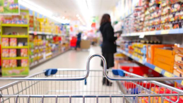 syskepsi-sto-ypourgeio-anaptyxis-me-ekprosopous-souper-market-den-tithetai-thema-aneparkeias-stin-agora-40479