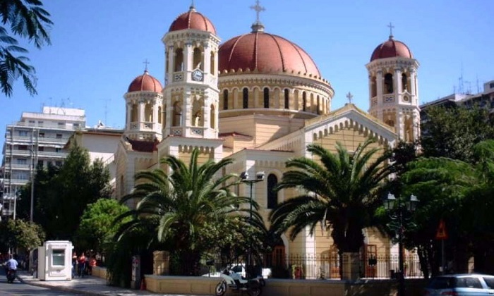 thessaloniki-antiexousiastes-eisevalan-sti-mitropoli-44408