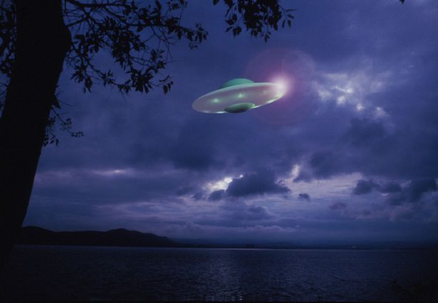 Ηλεία: Μαρτυρία ζευγαριού για 5 UFO ανοιχτά του Κατακόλου