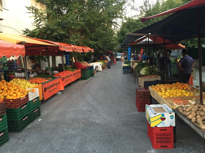 Αγκάθι για τους παραγωγούς η αρμοδιότητα  για τη χορήγηση θέσεων στις λαϊκές αγορές 