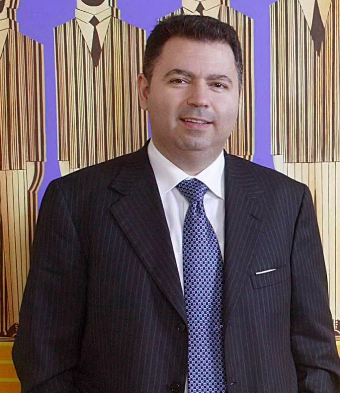Στα βράχια οδηγούν την ELFE οι χειρισμοί Λαυρεντιάδη Στα βράχια οδηγούν την ELFE οι χειρισμοί Λαυρεντιάδη