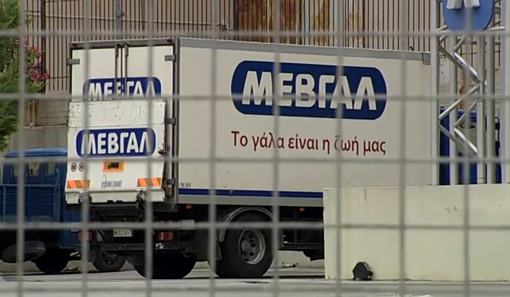 me-anadromikes-meioseis-misthon-exoflei-ta-dedoulevmena-i-mevgal-47462