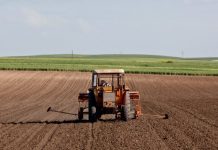 Επιβεβαιώνει την αύξηση εισφορών υγείας αγροτών ο Κατρούγκαλος