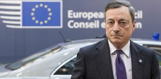 Αμετάβλητα τα επιτόκια της ΕΚΤ, τα βλέμματα στη συνέντευξη Ντράγκι
