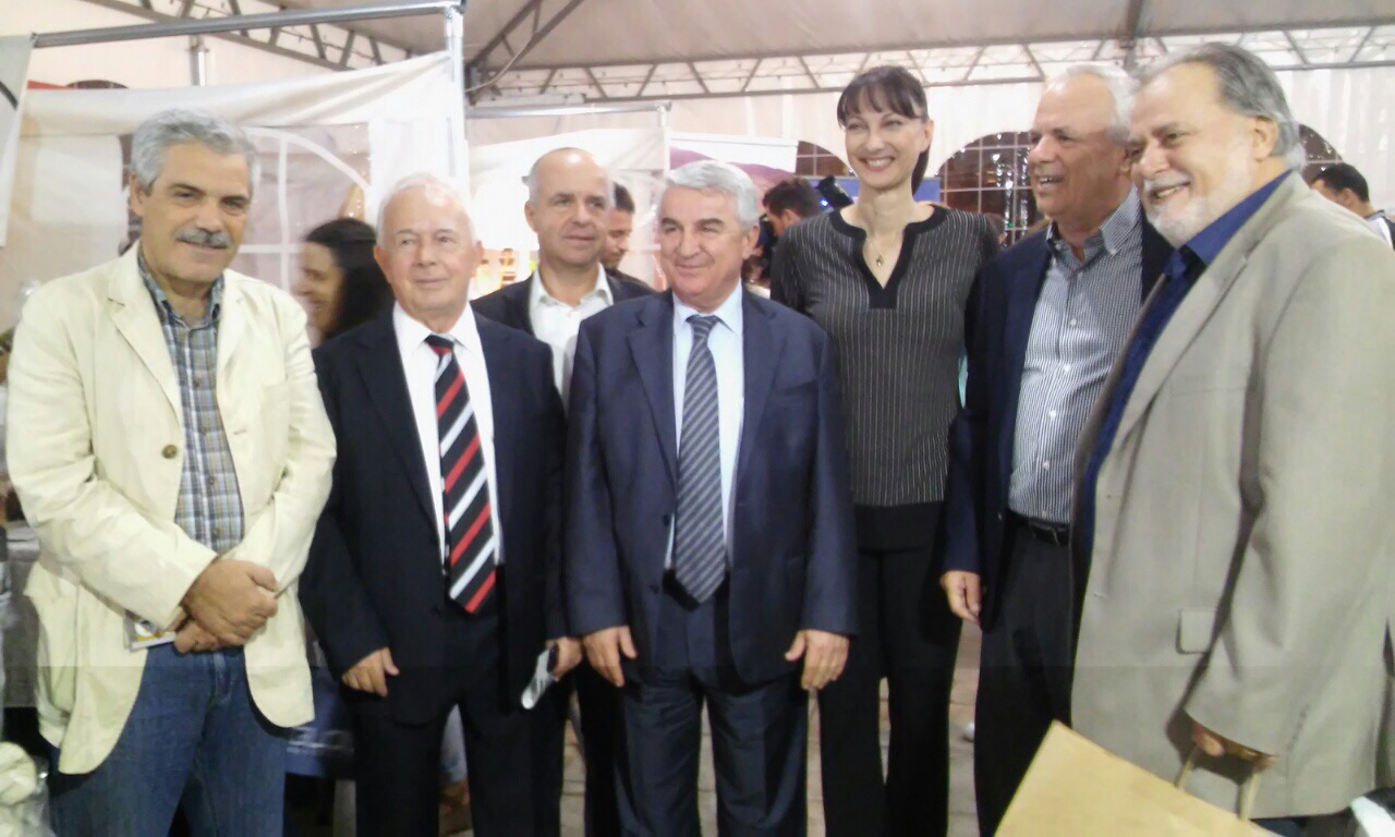 to-karpenisi-taxidepse-stin-omonoia-54965