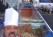 Στη Μόσχα χωριάτικη σαλάτα για Γκίνες