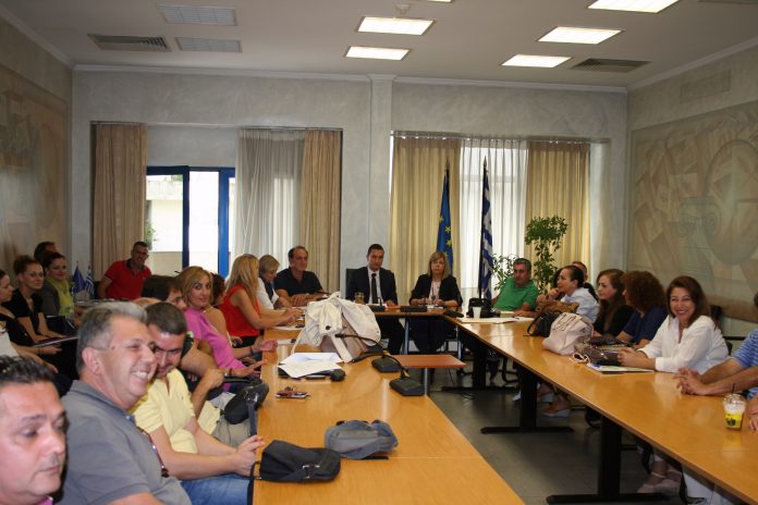 Σύσκεψη για την καταπολέμηση του παραεμπορίου στην Περιφέρεια ΑΜΘ Σύσκεψη για την καταπολέμηση του παραεμπορίου στην Περιφέρεια ΑΜΘ