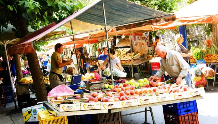 Το ν/σ για το υπαίθριο εμπόριο δεν εξυγιαίνει το καθεστώς των μικρών αποσταγματοποιών, υποστηρίζουν οι επιχειρηματίες Το ν/σ για το υπαίθριο εμπόριο δεν εξυγιαίνει το καθεστώς των μικρών αποσταγματοποιών, υποστηρίζουν οι επιχειρηματίες