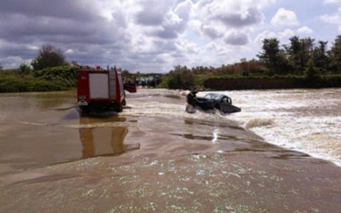 Κορινθία: Τεράστια καταστροφή από τις βροχές στο σταφύλι. Να επέμβει άμεσα ο ΕΛΓΑ ζητούν οι παραγωγοί Κορινθία: Τεράστια καταστροφή από τις βροχές στο σταφύλι. Να επέμβει άμεσα ο ΕΛΓΑ ζητούν οι παραγωγοί