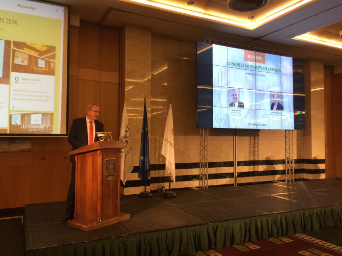 T. Magnusson: Κρίσιμος ο ρόλος των Συνεταιρισμών στις νέες συνθήκες T. Magnusson: Κρίσιμος ο ρόλος των Συνεταιρισμών στις νέες συνθήκες