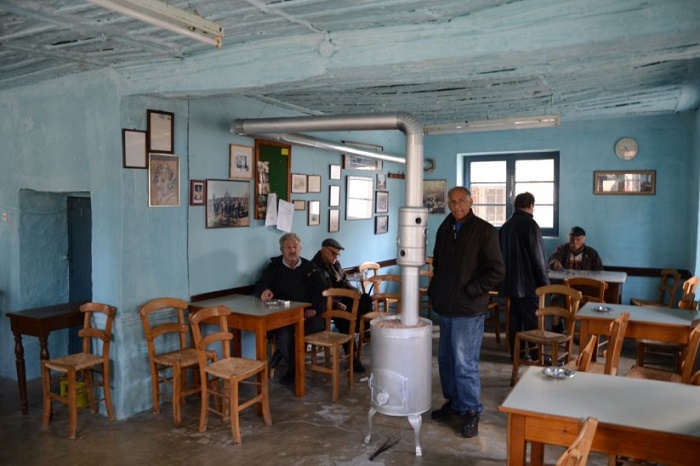 Η καρδιά του Λαύκου χτυπάει στο καφενείο του Φορλίδα