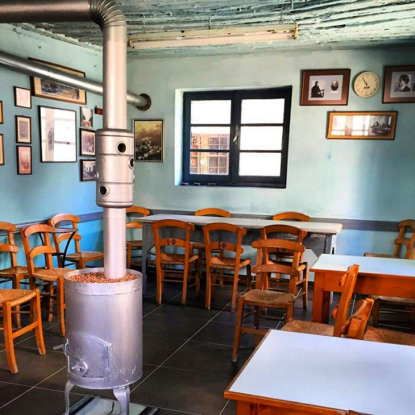 Η καρδιά του Λαύκου χτυπάει στο καφενείο του Φορλίδα