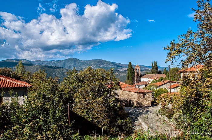 Αμπελάκια χωριό Οι συντροφιές στα Αμπελάκια