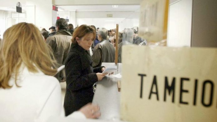 Μια μέρα καθυστέρηση στη ρύθμιση νέων οφειλών φέρνει «έξωση» από τις 100 δόσεις Μια μέρα καθυστέρηση στη ρύθμιση νέων οφειλών φέρνει «έξωση» από τις 100 δόσεις