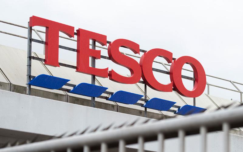 ta-vrikan-tesco-kai-unilever-gia-tis-times-ti-deichnei-i-diamachi-ton-dyo-etaireion-57387
