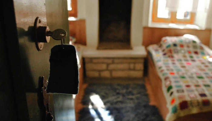 Ελαφότοπος Ζαγορίου: Η Ρόκκα της Λένας ...Και η Λένα της Ρόκκας