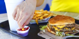 «Ό,τι τρώμε μας σκοτώνει», αποφαίνεται παγκόσμια έκθεση για την διατροφή