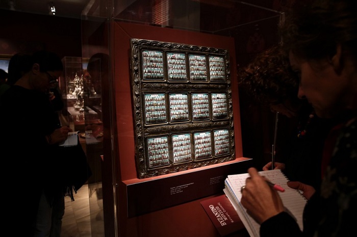 Οι θησαυροί που «ταξίδεψαν» από την Αγία Πετρούπολη στην Αθήνα