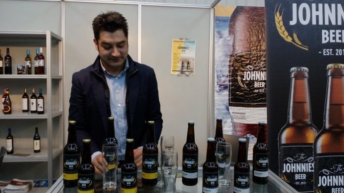 Αφιλτράριστη μπύρα, γεννημένη στην Δράμα η Johnnie’s Beer Αφιλτράριστη μπύρα, γεννημένη στην Δράμα η Johnnie’s Beer