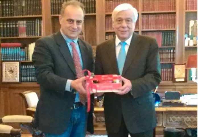 Τον ΠτΔ επισκέφτηκε ο πρόεδρος της ΑΛΦΕΙΟΣ ΡΟΔΙ Α.Ε. Τον ΠτΔ επισκέφτηκε ο πρόεδρος της ΑΛΦΕΙΟΣ ΡΟΔΙ Α.Ε.